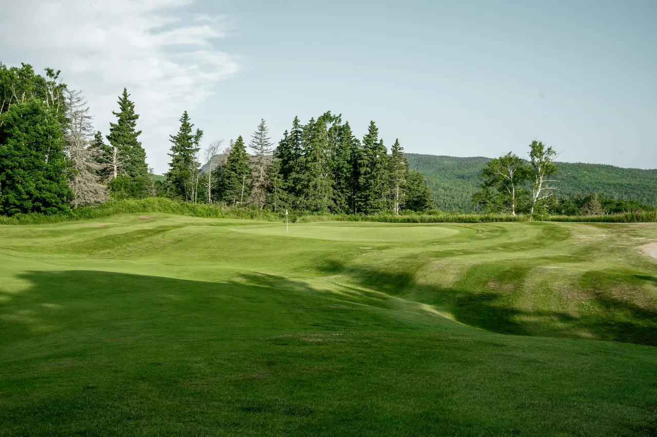Hole 2 gallery