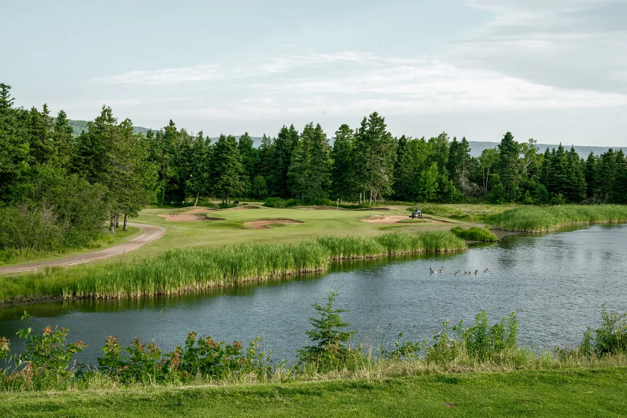 Hole 3 gallery