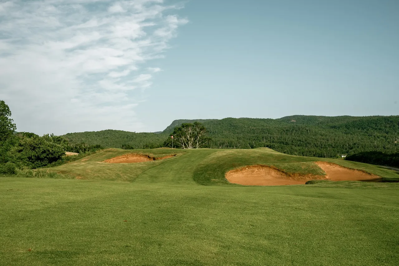 Hole 4 gallery