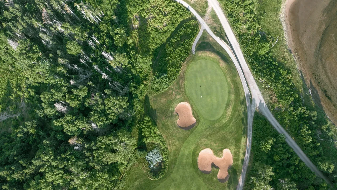 Hole 4 gallery