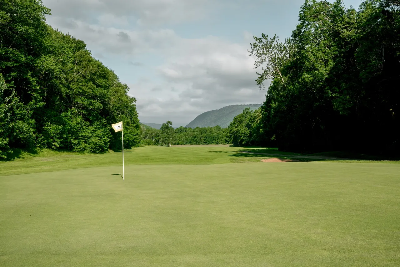Hole 11 gallery