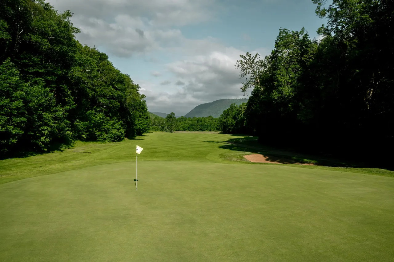 Hole 11 gallery