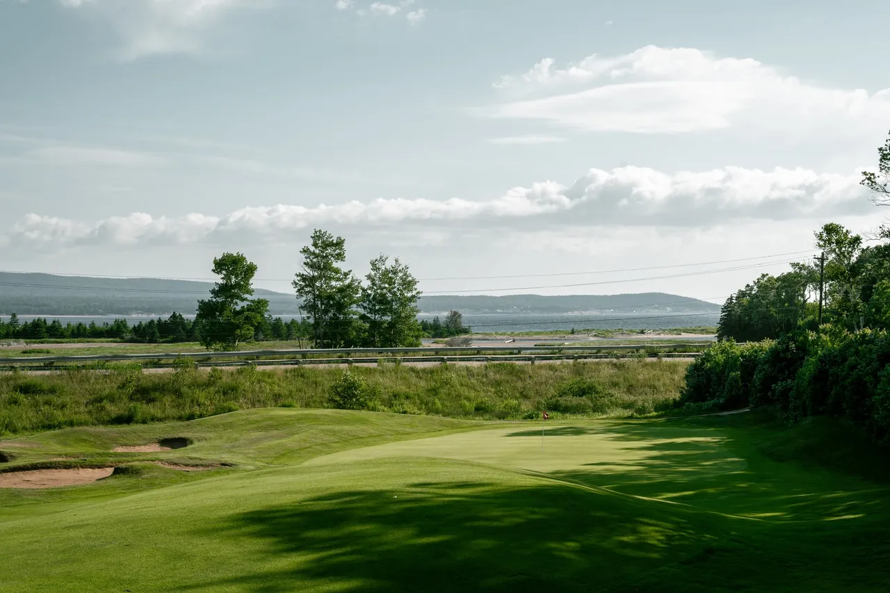 Hole 13 gallery