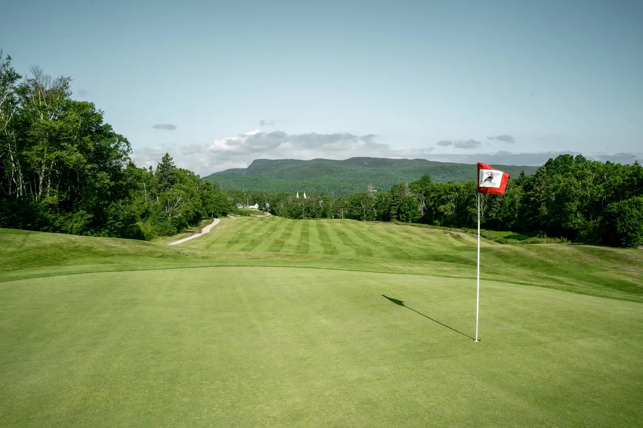Hole 16 gallery