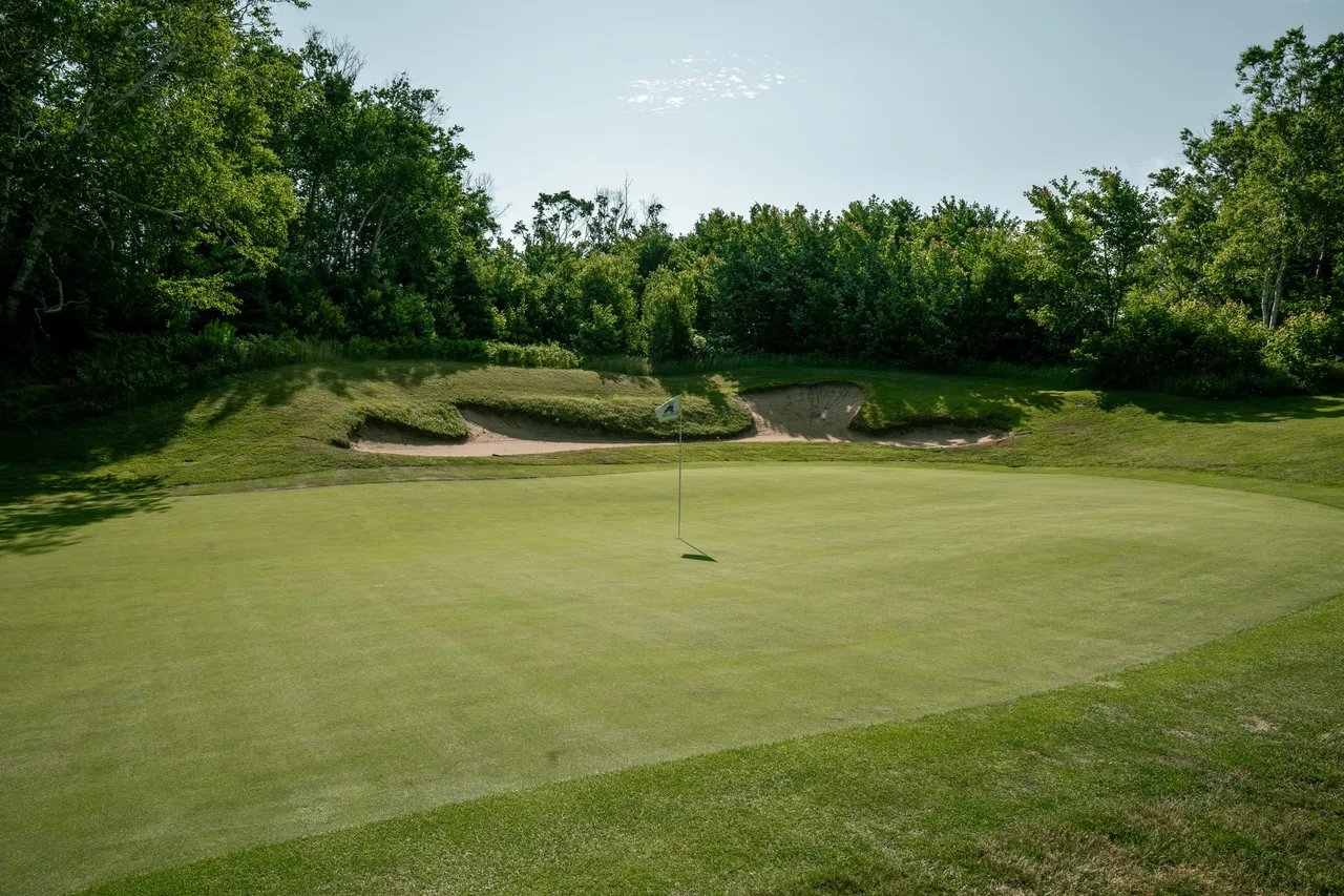 Hole 17 gallery