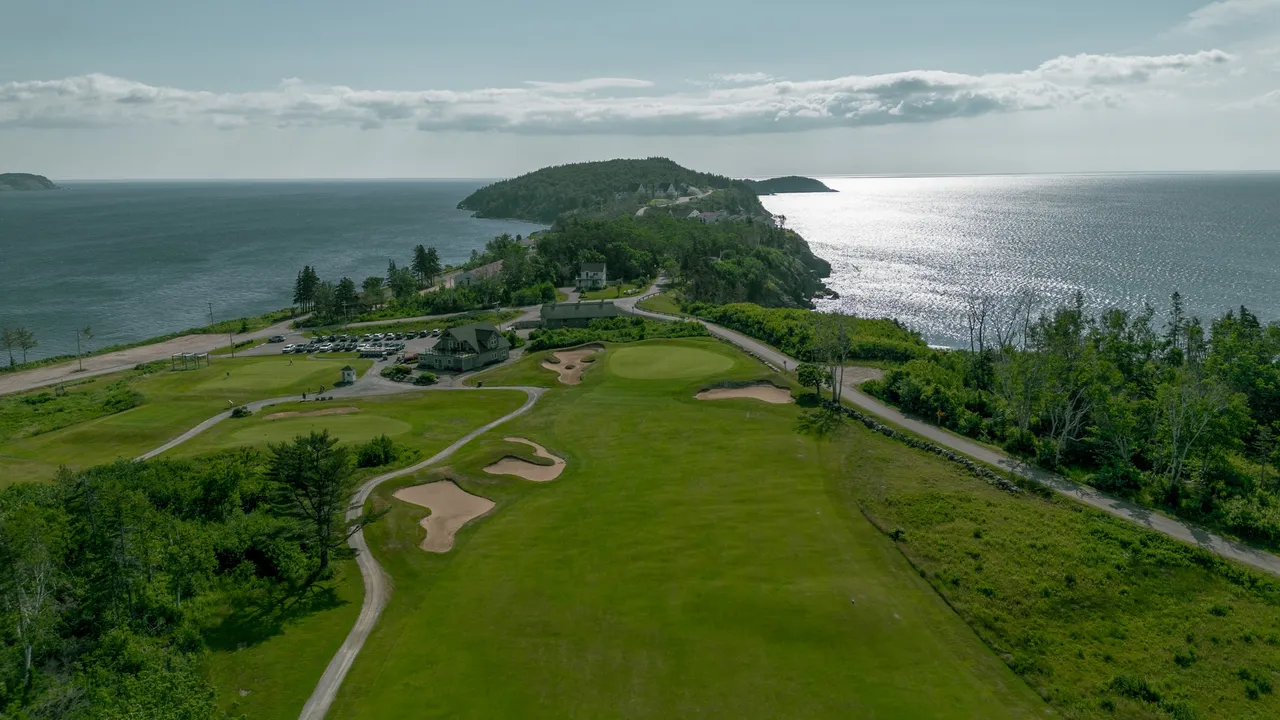 Hole 18 gallery